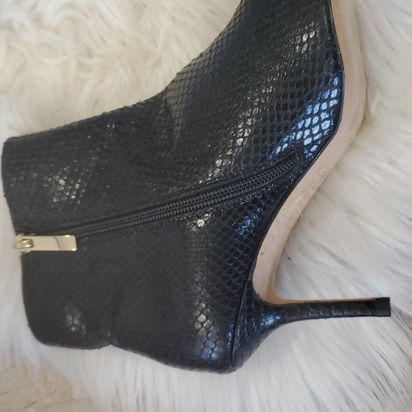 L'AGENCE black  ankle bootie boots size 7.5 - Picture 11 of 17